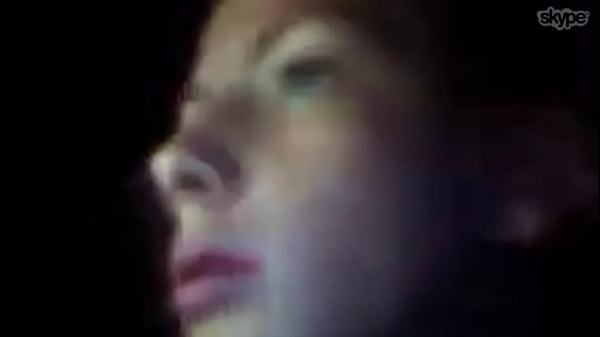 Puta mostrando teta e tirando catota do nariz na web -guarulhos SP 