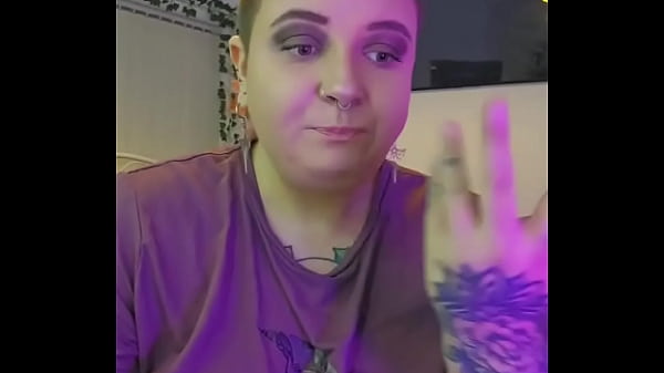 My make up's shit anyway react if you see me ️