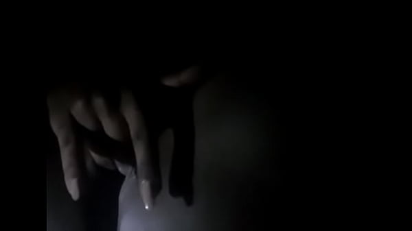 Play MP4 - Miss Peach masturbating hard