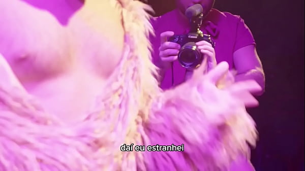 Play MP4 - Pe&ccedil;a de teatro sobre Fetiches&comma; parte final