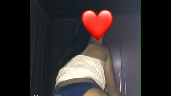 Depois de meter com amante, esposa manda v&iacute_deo rebolando para o marido. Algu&eacute_m pra comer ela ?