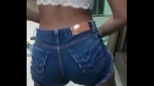 V&iacute;deo de uma garota rebolando a bunda. 