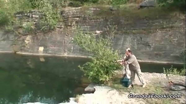 Play MP4 - Mature couple having fun in nature