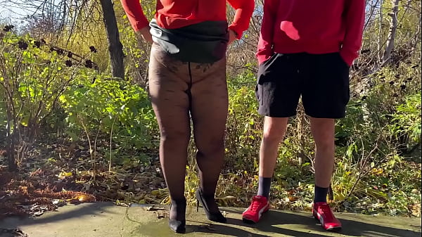 When my curvy mother in law does this it turns me on like hell