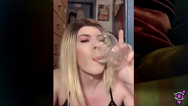 Cock Dildo Makes Jess Bloom Squirt Multiple Loads of Cum 