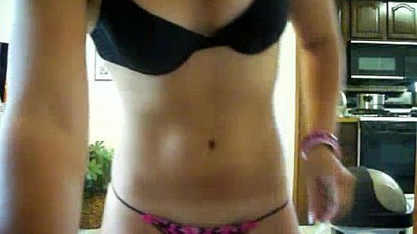 Nonton Cute Teen With Amazing Body Dances On Her Webcam thumbnail