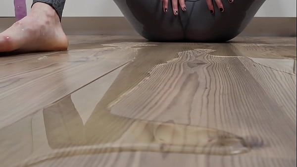 Pissing myself pixie pink covered in my own piss licking and orgasm piss in mouth licking piss from floor 