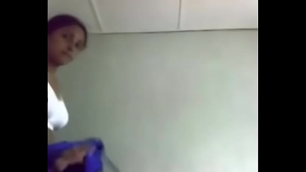 indian girl boobs show