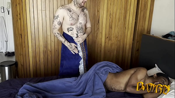 Play MP4 - acordei o moleque com a boca na rola dele e ele meteu tora monstra no meu rabo sem d&oacute; &lpar;COMPLETO NO RED&rpar;