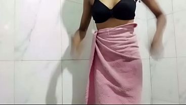 This curvy stepdaughter bathing mot viral video