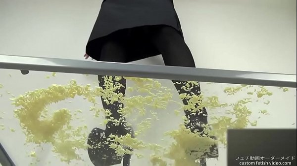 Pumps foodcrush noodles into pieces 