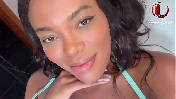 Sempre que_imagino_um pau na minha_buceta tenho um_squirt