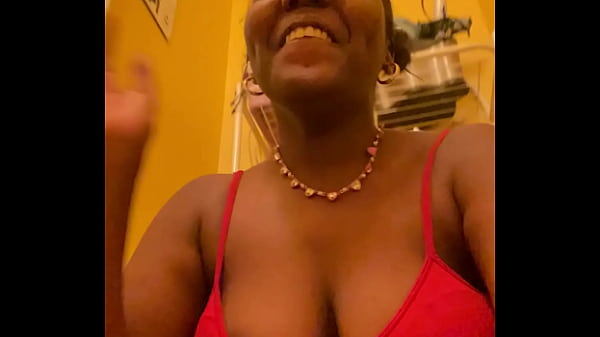 Sexy ebony with bangs pissing pee video 