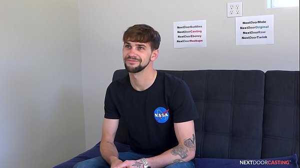 Play MP4 - Big Cock Straight Guy Auditions For Gay Porn - NextDoorStudios