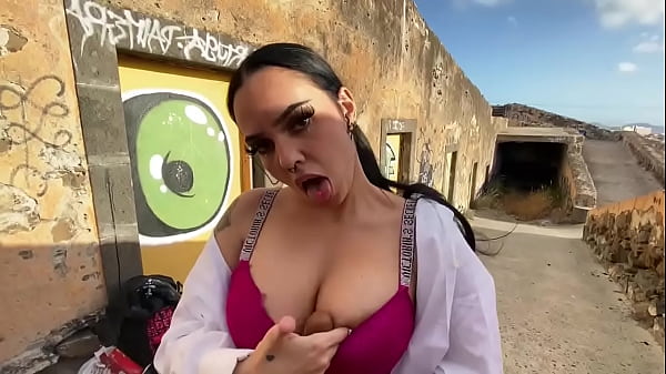 Mi novio_me obliga a tocarme al_aire libre y me_graba