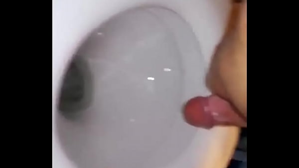 O laba cu ejaculare la baie,dupa webcam pe sk 