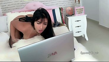 Caught on tape emanuelly raquel playing with hitachi vibrator while watching porn 