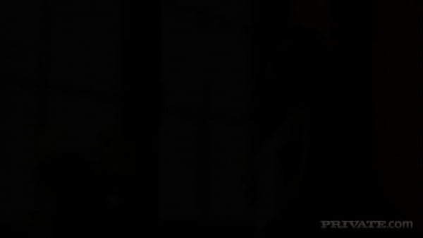 Nonton Tina Gabriel Has Her Asshole Penetrate While Smoking On A Sex Swing thumbnail