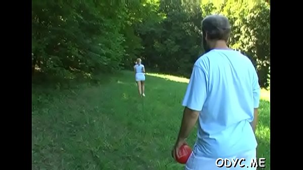 Sexy teen puts on sexy solo 