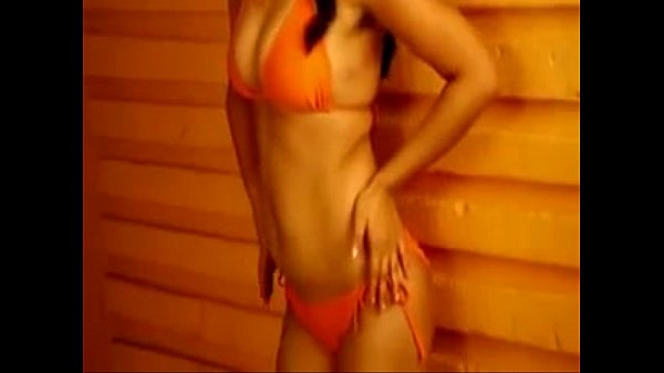 Gorgeously sexy_Indian knows howto posefor thecameraindianindian