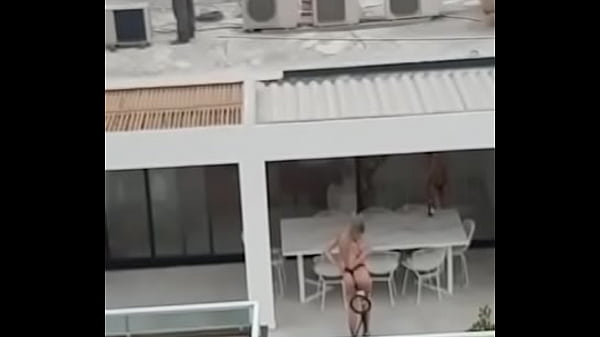 Vizinho filma duas gostosas transando na sacada do pr&eacute;dio testosterona blog