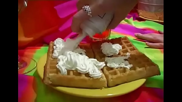 Nonton Lustful Teen Covers His Lengthy Inches In Sweet Twat Juices thumbnail