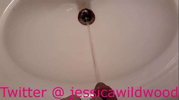 Jessica wildwood Piss'_s in the sink 2020