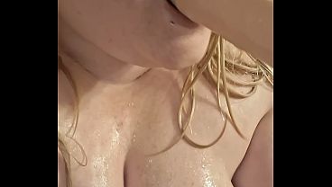 Nonton Bbw Sucks Dick In Bath thumbnail