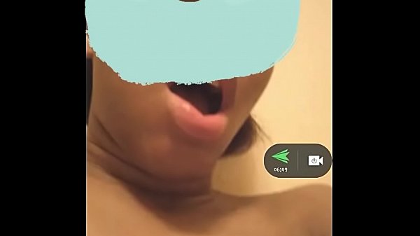 Morena_de fuegose masturba para mí