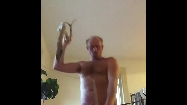 Play MP4 - lokeeBenny'smoky&period;MOV