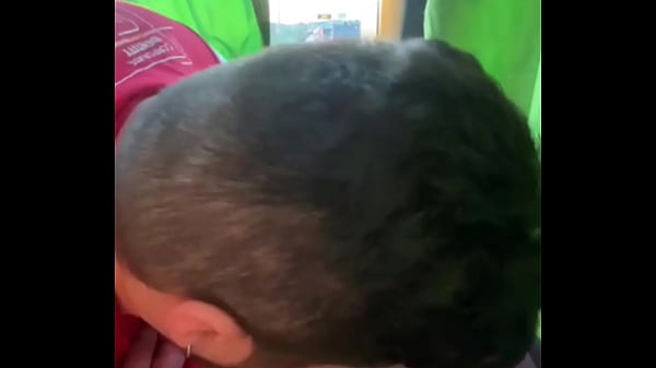 Gordo Mama Dotado No &ocirc;nibus / O Hetero Deu O Rabo Peludo No Pelo (dobradinha Completa) thumbnail