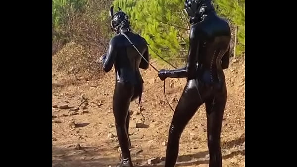 A ride in the sun ️ #latex #latexgloves #latexlove #rubber #gasmask #gasmaskgirl #petplay #play #latex 