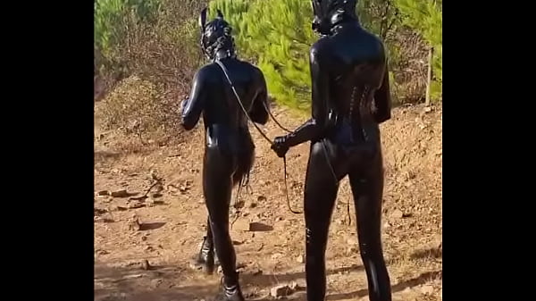 A ride in the sun ️ #latex #latexgloves #latexlove #rubber #gasmask #gasmaskgirl #petplay #play #latex 