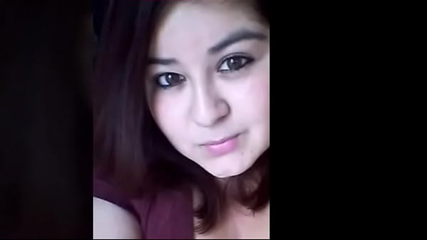 Jalandome la verga con las fotos de mi amiga 