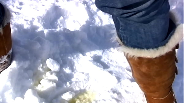 On our ski vacation i strip and pee in the snow