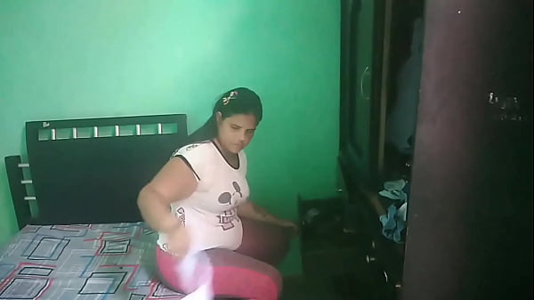 Play MP4 - El mejor amigo de mi esposo me da una follada en silencio para que lo vecino no escuche