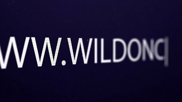 Skinny Brunette_Babe Toying Herself in Live ShowBefore_Fucking_Sybian