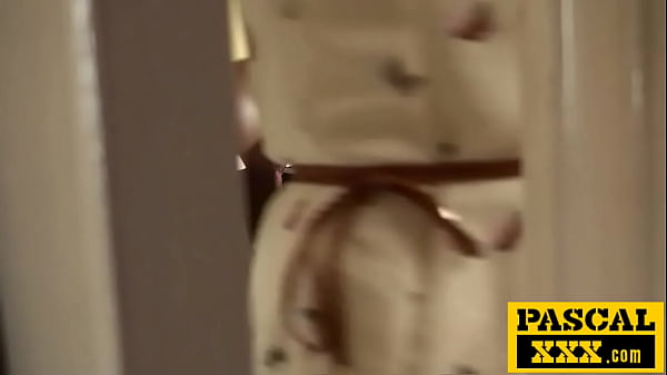 Nonton Pascal Makes Skyler Squirt As He Blackmails Her With Her Own Secrets thumbnail