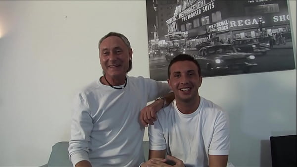 Horny Babe Rubs Her Big Clit And Pussy Lips thumbnail