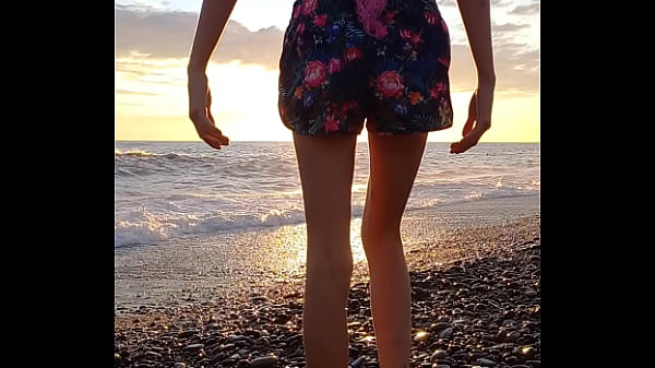 Nonton Sunset Girl At The Sea Beach thumbnail