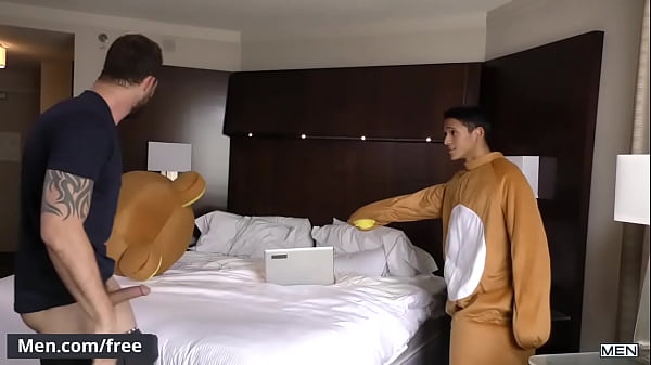 Play MP4 - Men&period;com - &lpar;Cliff Jensen&comma; Matie&rpar; - Dick Stuffed - Drill My Hole - Trailer preview