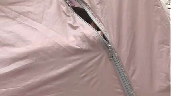 Play MP4 - https&colon;&sol;&sol;bit&period;ly&sol;3CiG1TT 河原の物陰で人目を忍んで生着替えする美巨乳女を偶然目撃してしまった。パート3