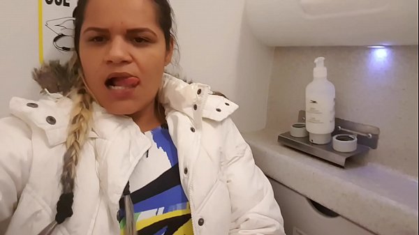 Ninfomaniaca Ate no aviao_ela quer_gozar Paty Bumbum