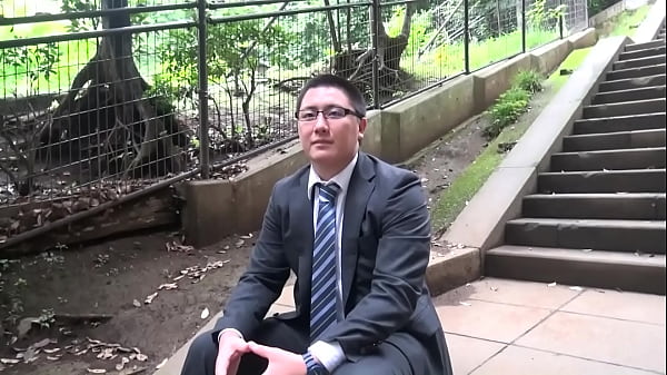 いがぐり坊主の青年サラリーマン、男性に愛撫され恥ずかしがりながらも勃起して野外で射精までしてしまいます thumbnail