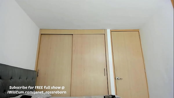 LightSkinned Thick Ebony Geek Experiencing Strong CreamyOrgasms