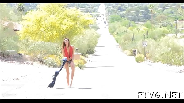 Mischievous girl Jody likes to_play with her poon tang