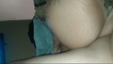 Tirou gozou e continuou metendo que delicia