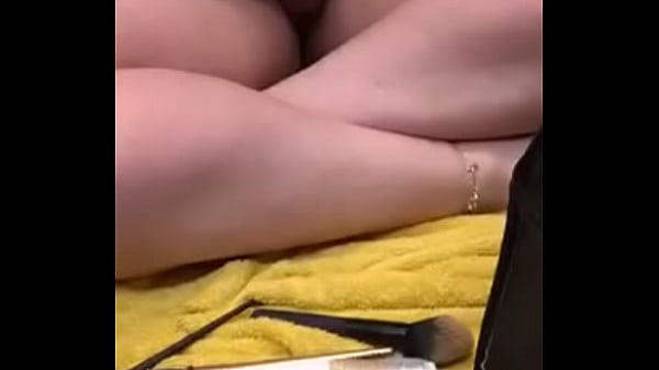 Nonton Je Vous Montre Sa Chatte thumbnail