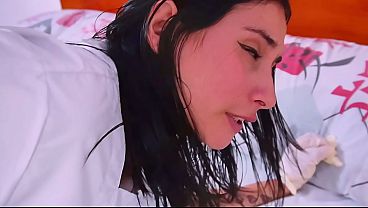 Sexo lesbico Kitty DJ y Jennifer Play - Enfermeras Calientes se Comen el Co&ntilde;o en la Sala de Urgencias - L&eacute;sbico con Dedos, Lengua y Squirt Explosivo 