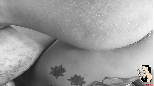 Trailer saleswoman went to deliver order and ended up being mocked 